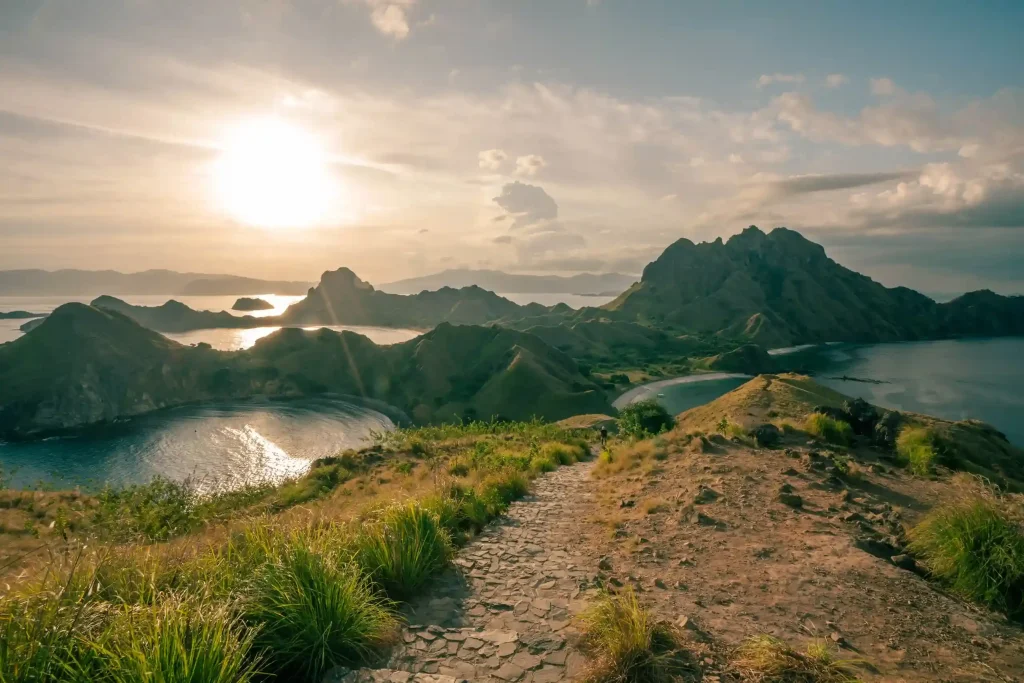 Pulau Padar di Taman Nasional Komodo | Komodo Luxury