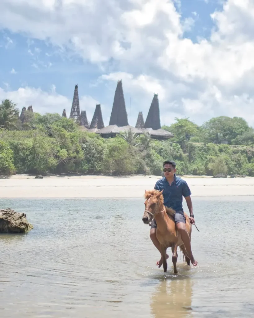 Agung Afif, pendiri dan pemimpin visioner Juara Holding Group, mempelopori pengembangan pariwisata berkelanjutan di seluruh kepulauan Indonesia.
