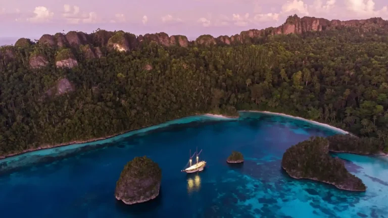 Juara Holding Group Perkuat Jejak Maritim Mewah di Indonesia Timur Melalui Luxury Raja Ampat